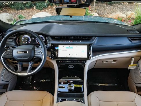 New 2026 Jeep Grand Cherokee Limited image 13