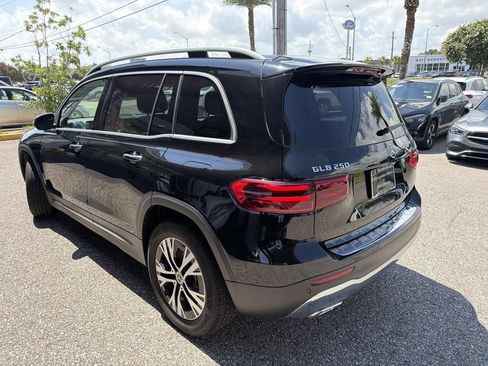 Used 2025 Mercedes-Benz GLB 250 image 5