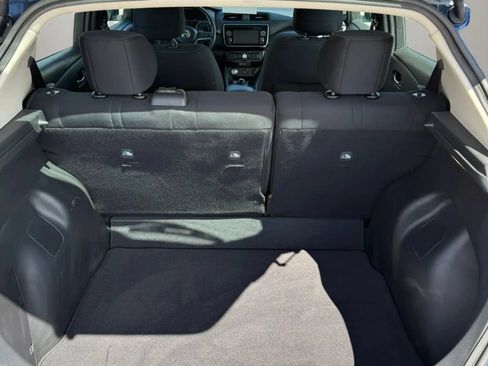 Used 2018 Nissan Leaf SV FWD image 9
