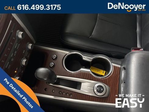 Used 2017 Nissan Pathfinder Platinum w/ Family Entertainment Package image 21