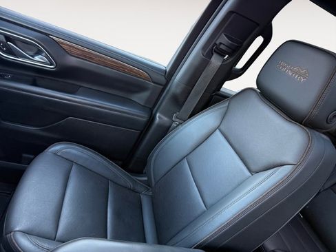 Used 2021 Chevrolet Tahoe High Country w/ Premium Package image 15