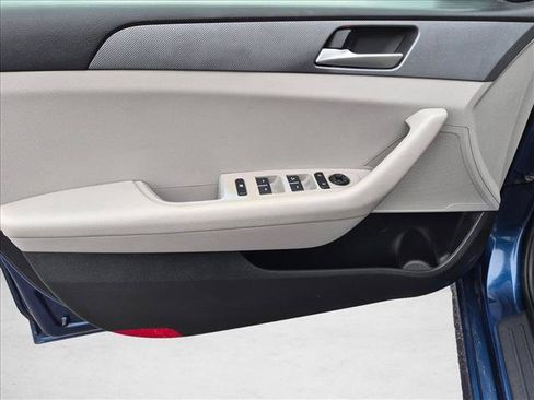 Used 2019 Hyundai Sonata SE FWD image 17