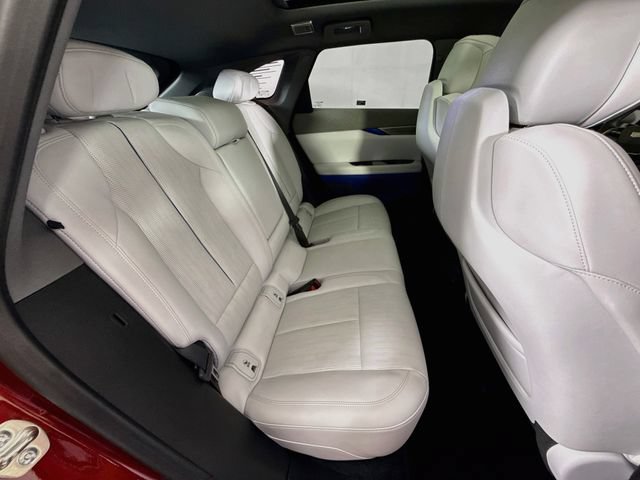Used 2025 Cadillac Optiq Sport 2 w/ LPO, Floor Liner Package AWD/4WD image 27