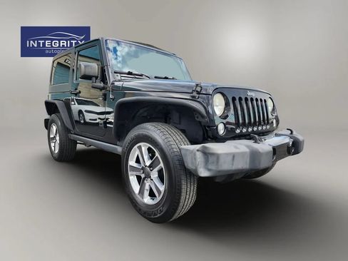 Used 2015 Jeep Wrangler Sahara w/ Dual Top Group AWD/4WD image 2