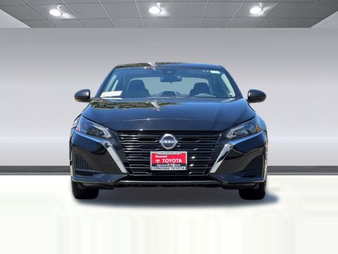 Used 2025 Nissan Altima 2.5 SV FWD image 6