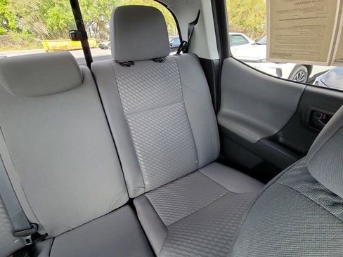 Used 2021 Toyota Tacoma SR w/ SR Convenience Package image 6