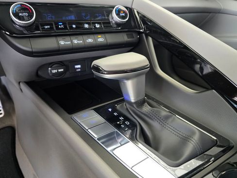 New 2025 Hyundai Elantra SEL image 24