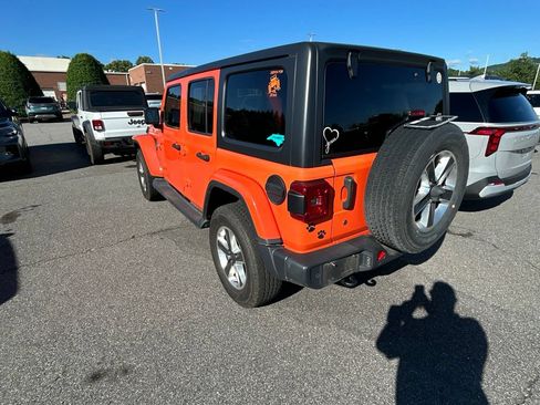Used 2018 Jeep Wrangler Unlimited Sahara AWD/4WD image 10