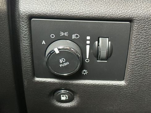 Used 2018 Jeep Grand Cherokee Trailhawk AWD/4WD image 35
