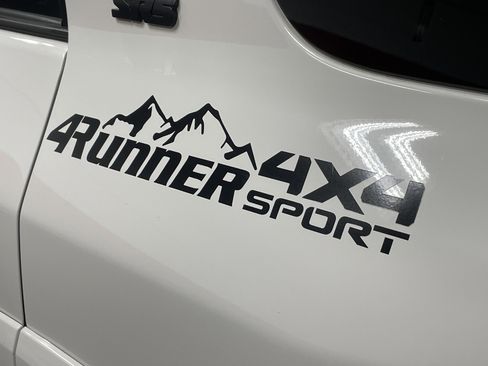 Used 2019 Toyota 4Runner SR5 Premium image 33