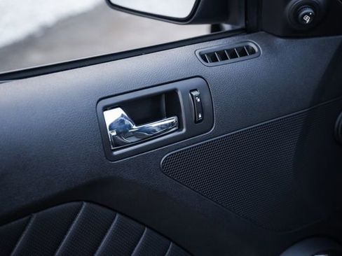 Used 2013 Ford Mustang GT Premium image 61