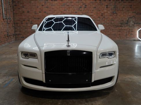 Used 2015 Rolls-Royce Ghost image 5