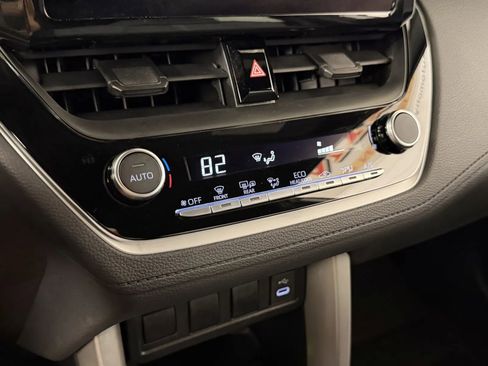 Used 2024 Toyota Corolla Cross AWD Hybrid w/ Moonroof Package image 21