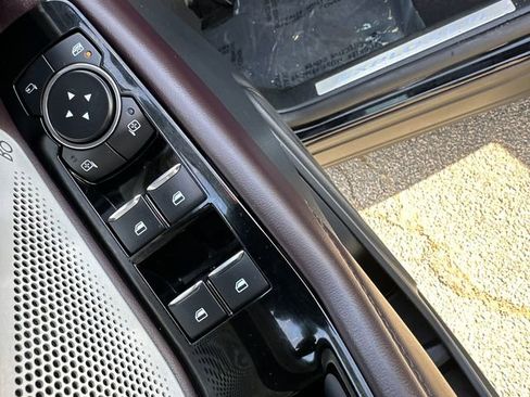 Used 2025 Ford Explorer Platinum w/ LUX Leather Package image 22