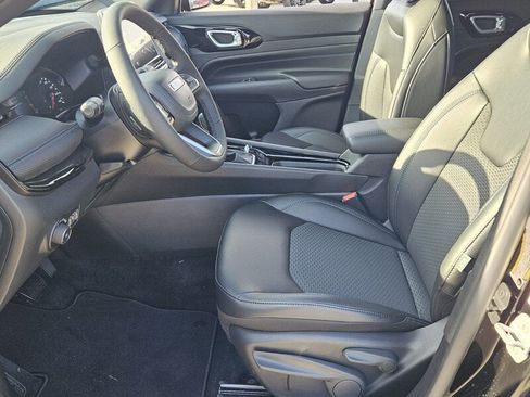 New 2026 Jeep Compass Latitude image 9