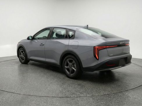 Used 2025 Kia K4 FWD image 6