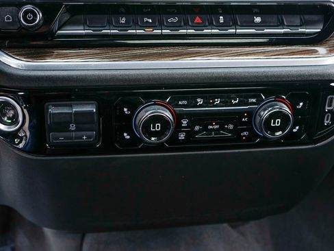 Used 2024 Chevrolet Silverado 3500 LT w/ Convenience Package image 28