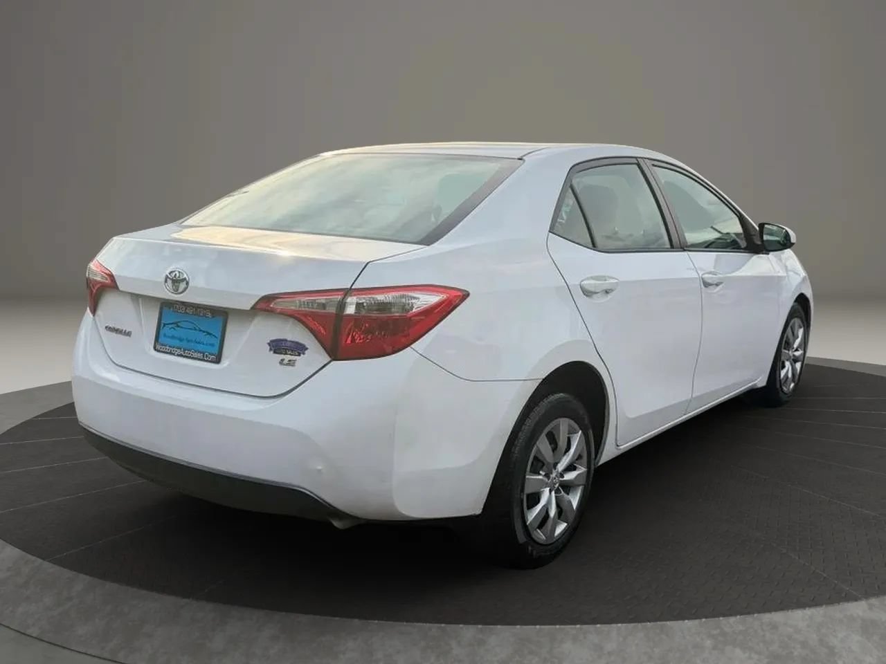 Used 2015 Toyota Corolla LE FWD image 4
