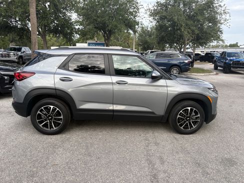 Certified 2024 Chevrolet TrailBlazer LT w/ Convenience Package FWD image 6