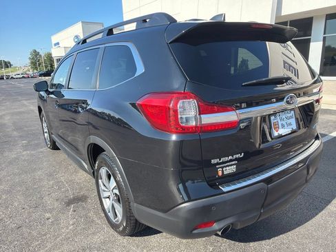 Used 2021 Subaru Ascent Premium w/ Convenience Package AWD/4WD image 3
