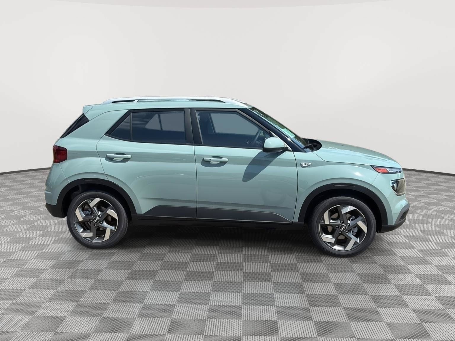 Used 2026 Hyundai Venue SEL FWD image 5