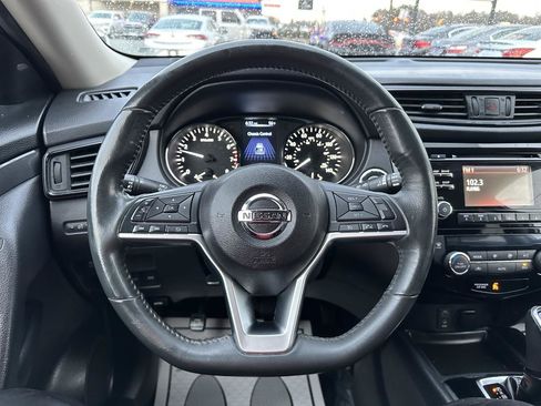 Used 2017 Nissan Rogue SV image 14