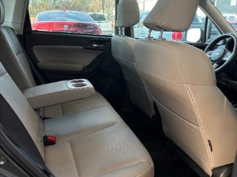 Used 2017 Subaru Forester 2.5i Limited image 35