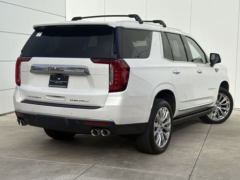 Used 2024 GMC Yukon Denali w/ Denali Reserve Package image 7