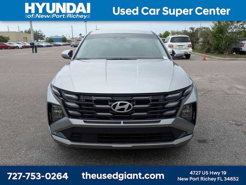 Certified 2025 Hyundai Tucson SE FWD image 8