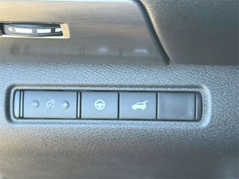 Used 2023 Nissan Pathfinder SL w/ SL Premium Package image 22