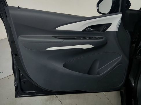 Used 2020 Chevrolet Bolt LT FWD image 16