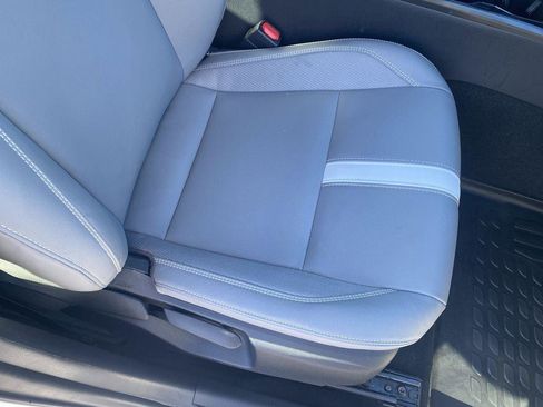 Used 2025 Toyota Camry SE image 22