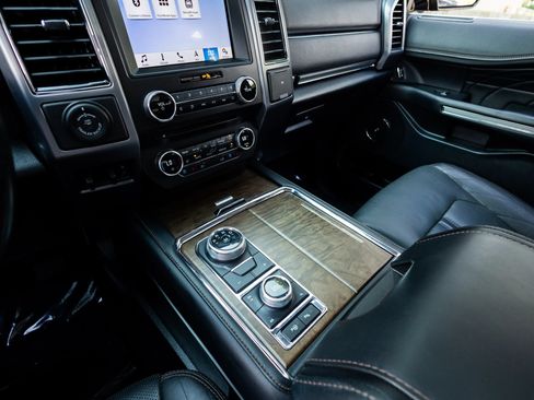 Used 2019 Ford Expedition Platinum AWD/4WD image 26