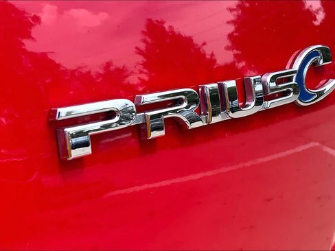Used 2016 Toyota Prius C One FWD image 31