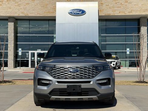 Used 2023 Ford Explorer Platinum w/ Technology Package image 3