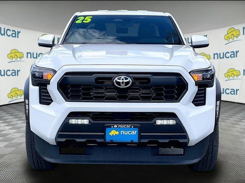Used 2025 Toyota Tacoma TRD Off-Road AWD/4WD image 2