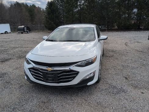 Used 2024 Chevrolet Malibu LT FWD image 2