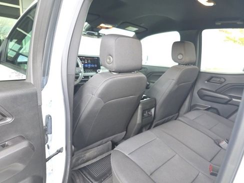 Used 2024 Chevrolet Colorado Trail Boss image 17