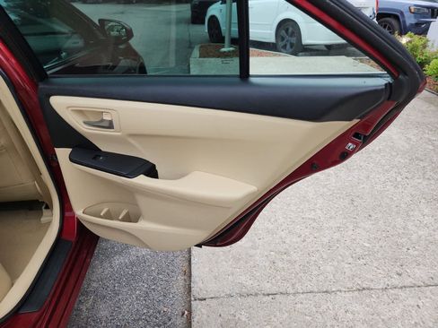 Used 2016 Toyota Camry SE FWD image 24