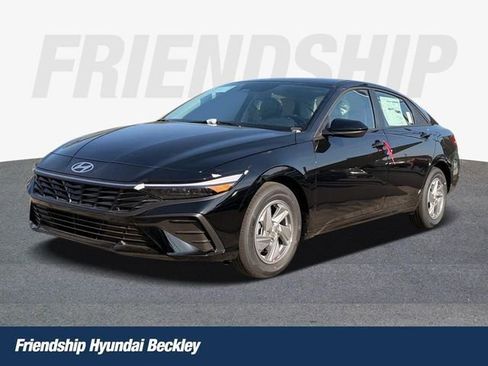 New 2026 Hyundai Elantra SE FWD image 1