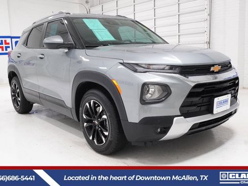 Used 2023 Chevrolet TrailBlazer LT FWD image 3