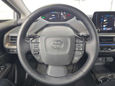 Used 2025 Toyota Prius XLE FWD image 24