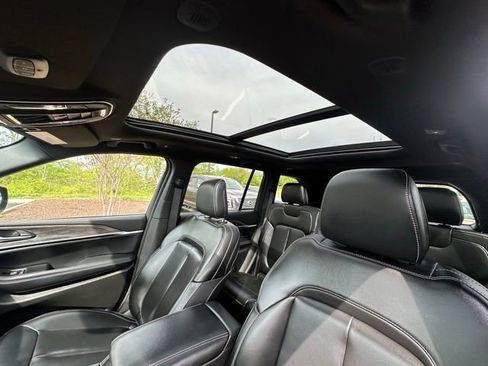 Used 2024 Jeep Grand Cherokee Limited w/ MOPAR Finishing Package image 24