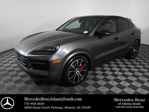 Used 2024 Porsche Cayenne S AWD/4WD image 1