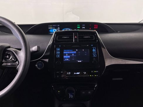 Used 2019 Toyota Prius LE w/ Carpet Mat Package image 15