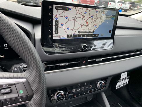 New 2025 Mitsubishi Outlander SEL image 15