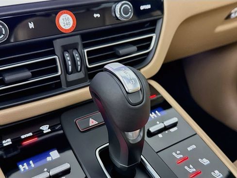 Certified 2026 Porsche Macan AWD/4WD image 18