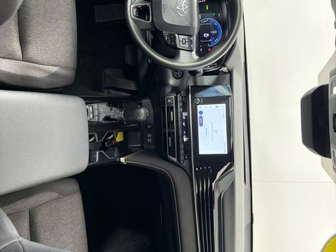Used 2025 Toyota Camry LE FWD image 25