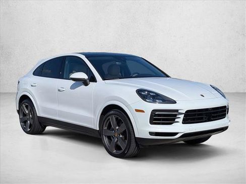 Used 2023 Porsche Cayenne S AWD/4WD image 3