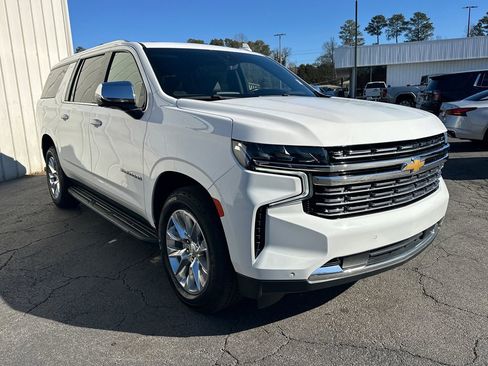 Used 2021 Chevrolet Suburban Premier w/ Premium Package image 4